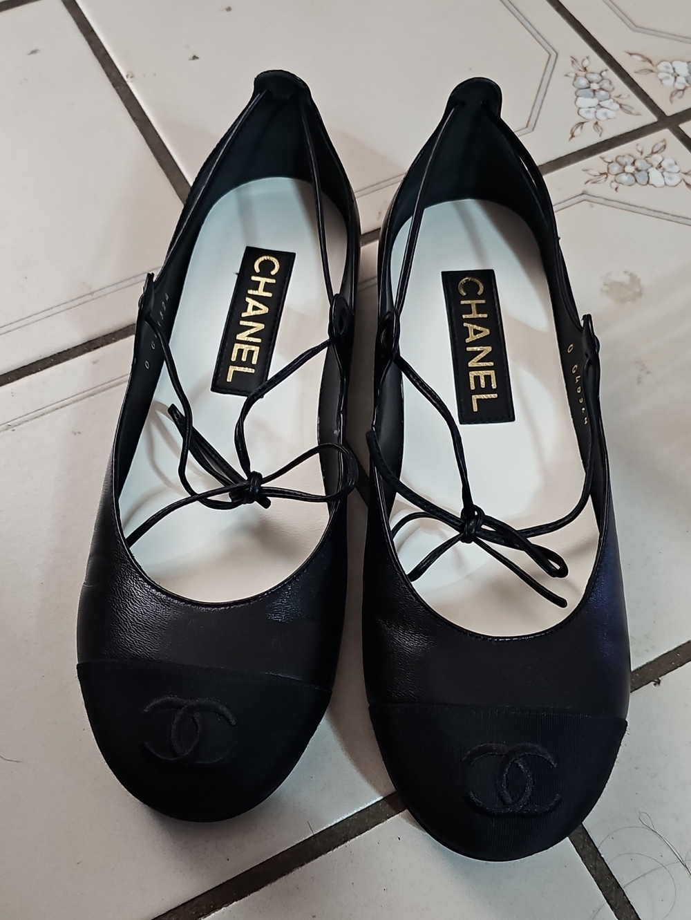 CHANEL Black mary jane Lace-Toe Leather Ballet Flats with  Ties